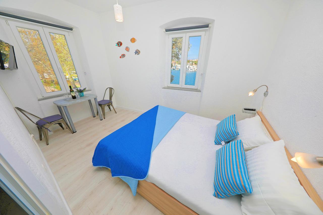 Sea View Apartment *